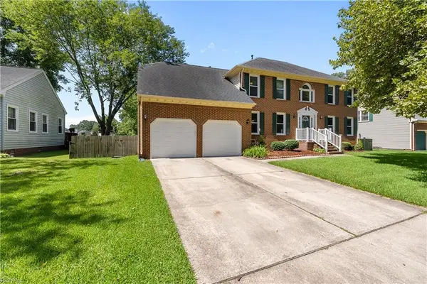 811 Twin Peak Ct Court, Chesapeake, VA 23320