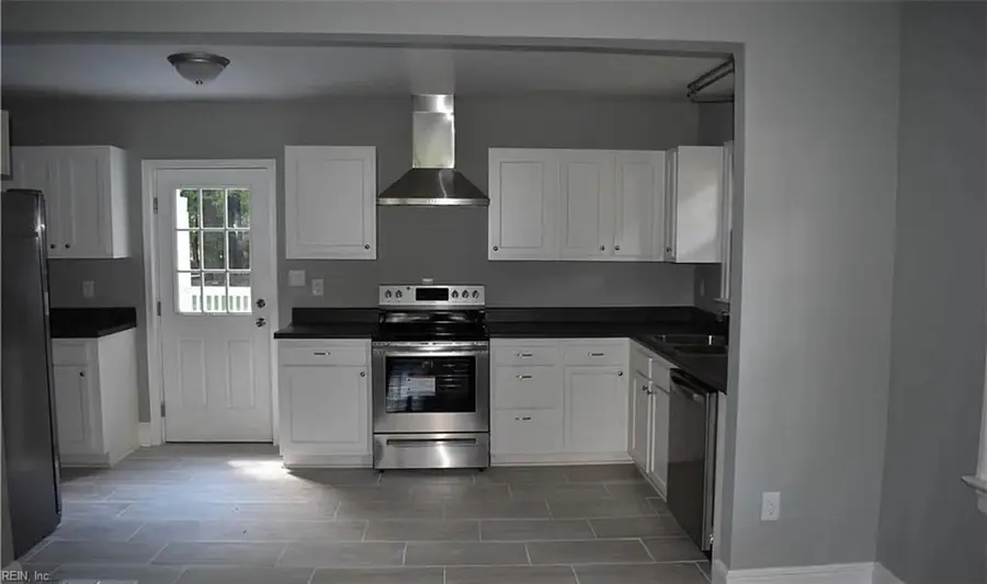 201 Maben Avenue, Blackstone, VA 23824 - #2
