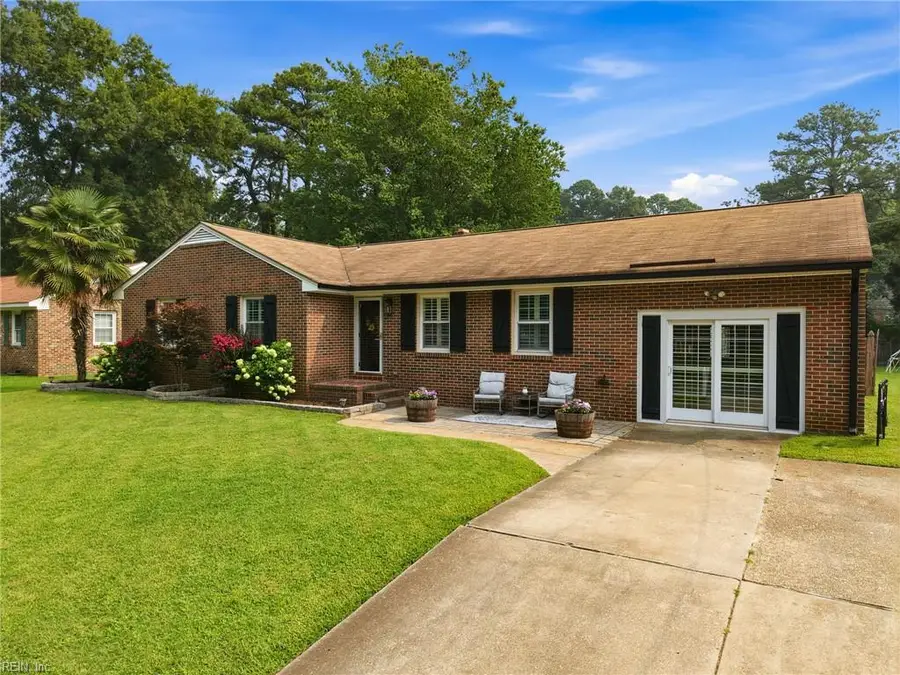 2813 Meadow Wood E Drive, Chesapeake, VA 23321 - #2