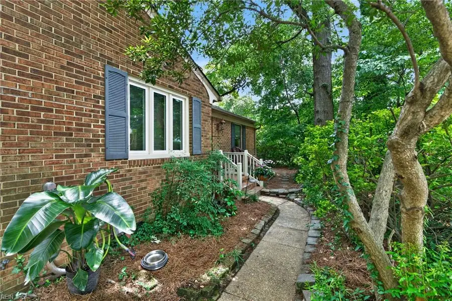 2153 Hollybriar Point, Norfolk, VA 23518 - #3