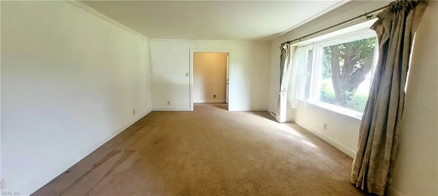 4904 Manor Avenue, Portsmouth, VA 23703 - #3