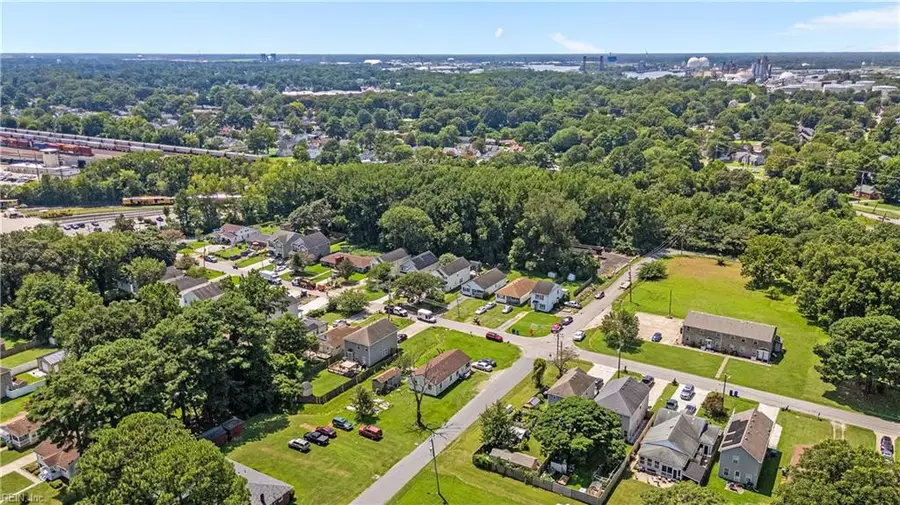 1810 Hoover Avenue, Chesapeake, VA 23324 - #2