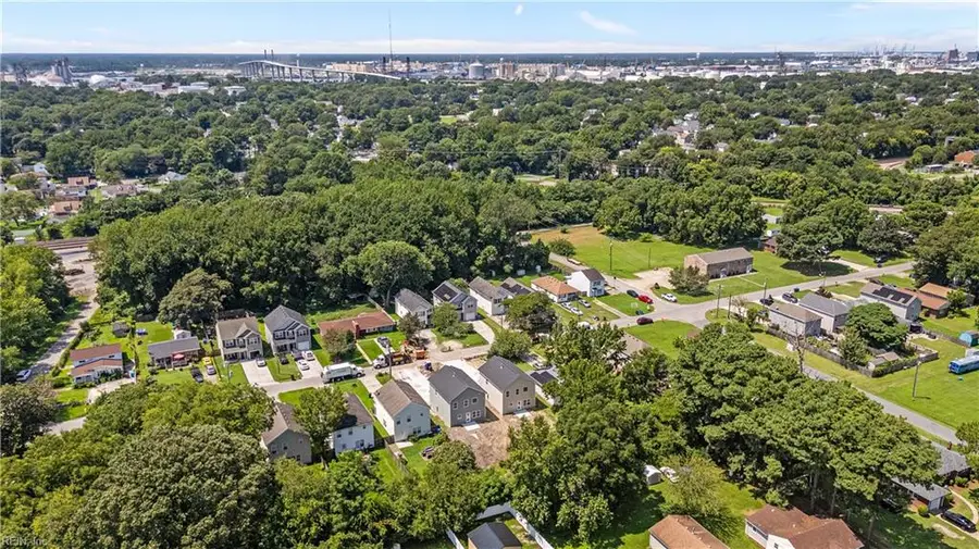 1810 Hoover Avenue, Chesapeake, VA 23324 - #3