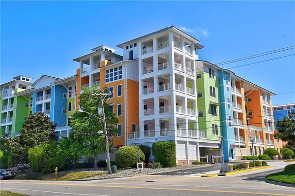 3700 Sandpiper Rd #314, Virginia Beach, VA 23456