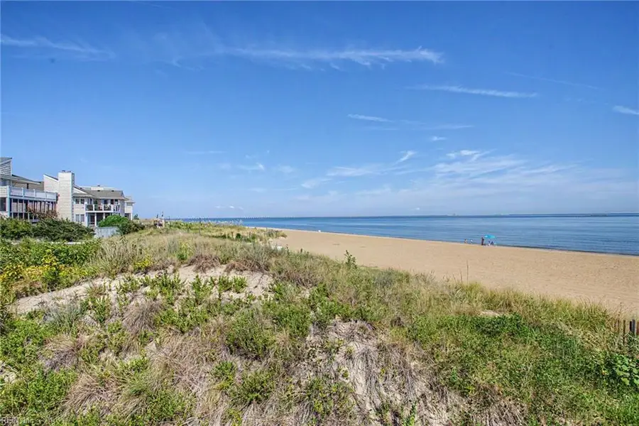3800 Dupont Circle #206, Virginia Beach, VA 23455 - #2