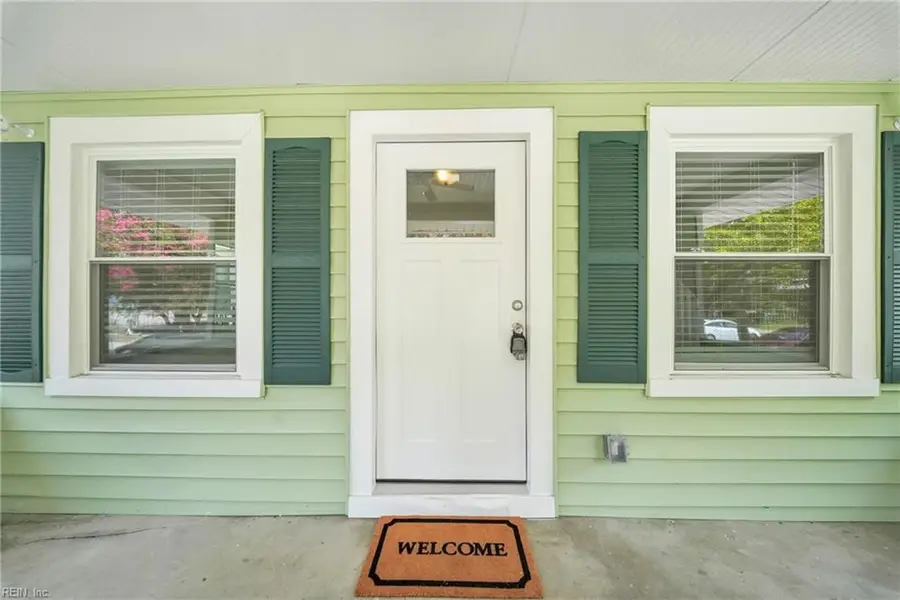 821 W 41st Street, Norfolk, VA 23508 - #3