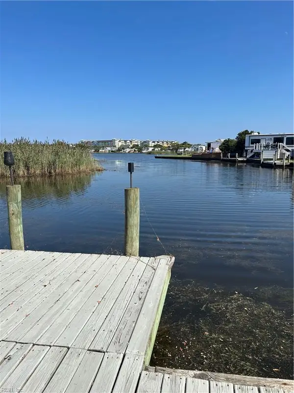 3665 Sandpiper Road Road #96, Virginia Beach, VA 23456