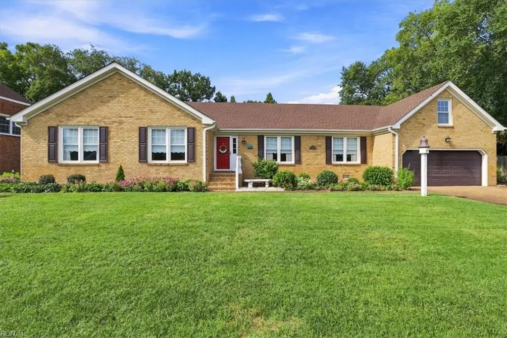 1914 Foxs Lair Trl, Norfolk, VA 23518 - #1