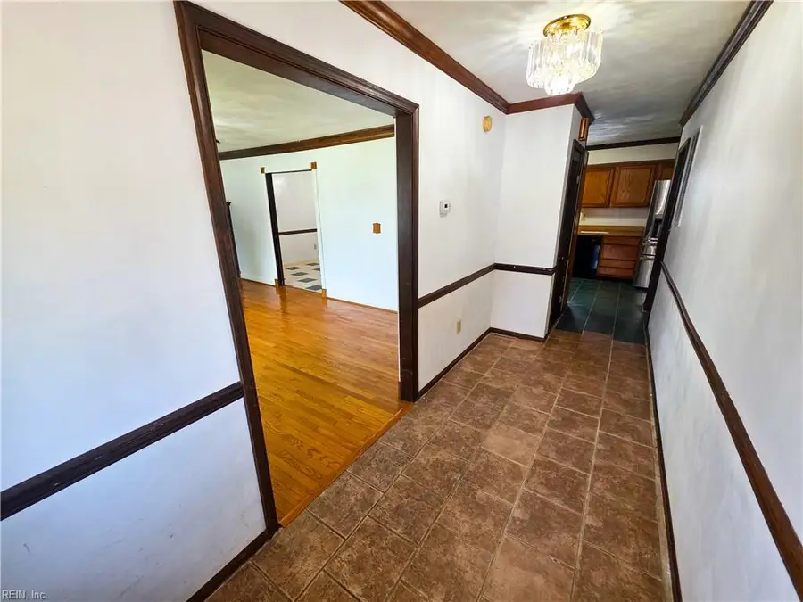 1700 Woodcliff Circle, Virginia Beach, VA 23454 - #2