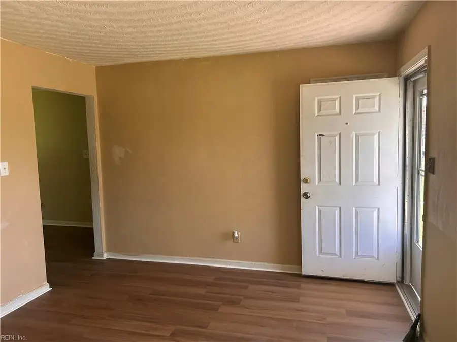 704 Argyle Street, Portsmouth, VA 23704 - #2