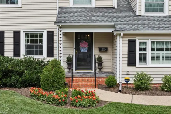 25 Shirley Road, Newport News, VA 23601