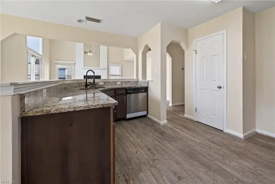 3064 Winterberry Ln, Virginia Beach, VA 23453 - #2
