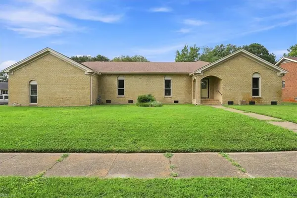 709 Southleaf Drive, Virginia Beach, VA 23462