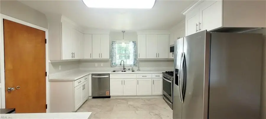 3009 Woodlawn Drive, Suffolk, VA 23434 - #2