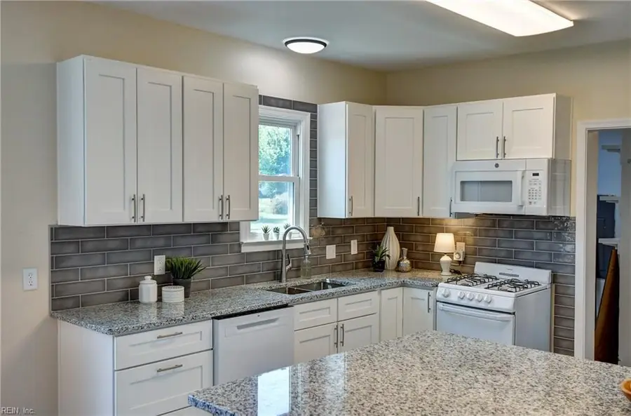 2103 Roanoke Avenue, Newport News, VA 23607 - #2