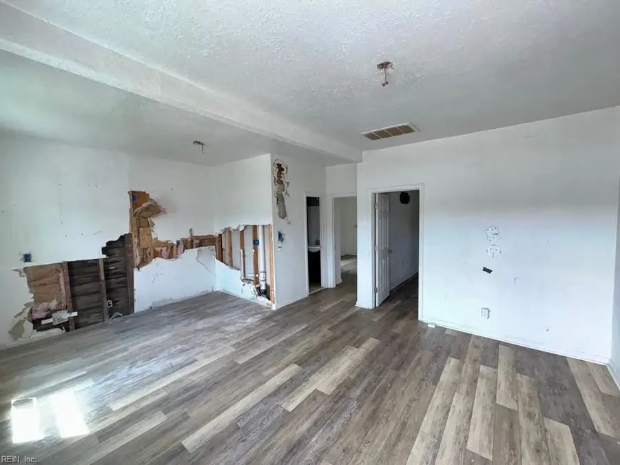 1050 Kane Street, Norfolk, VA 23513 - #3