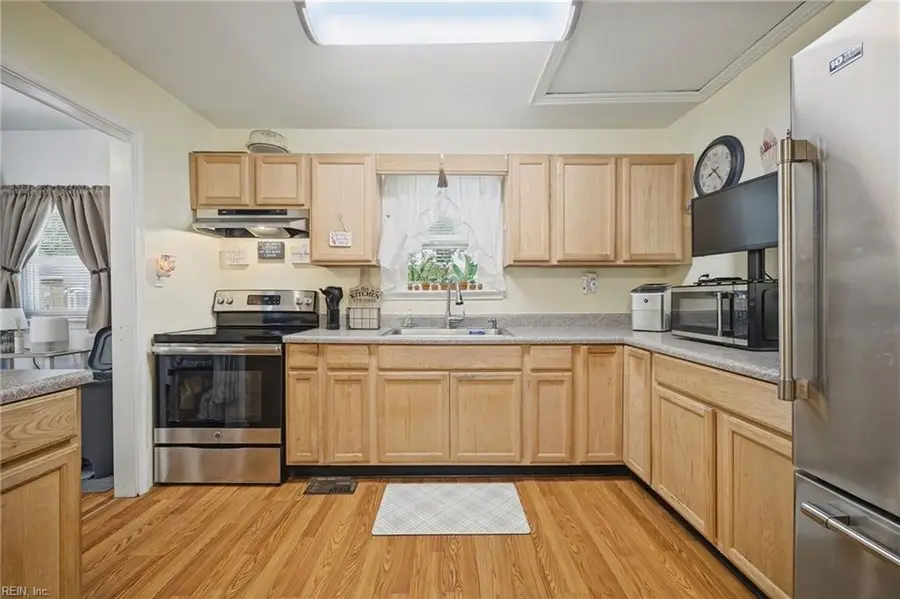 4 Mohawk Drive, Portsmouth, VA 23701 - #3