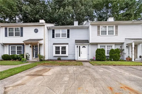 1974 Woodgate Arch, Chesapeake, VA 23320