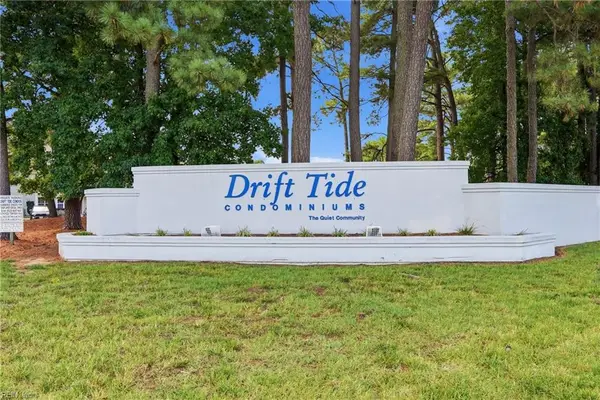 1004 Pebblewood Drive, Virginia Beach, VA 23464