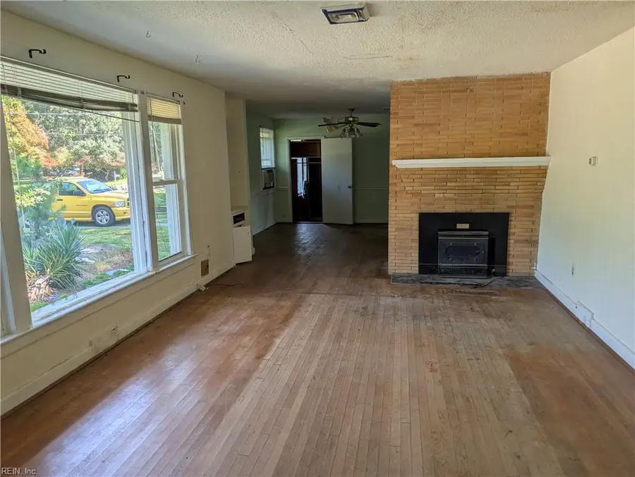 5017 Lake Circle, Portsmouth, VA 23703 - #2