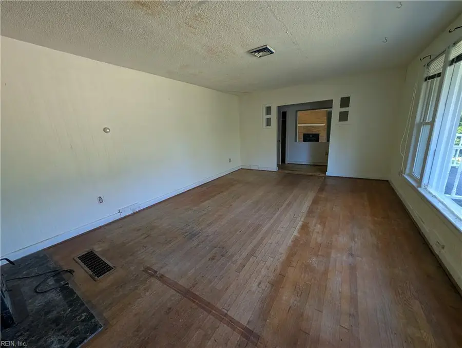 5017 Lake Circle, Portsmouth, VA 23703 - #3