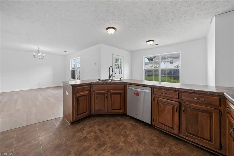724 Kings Ridge Drive, Newport News, VA 23608 - #3