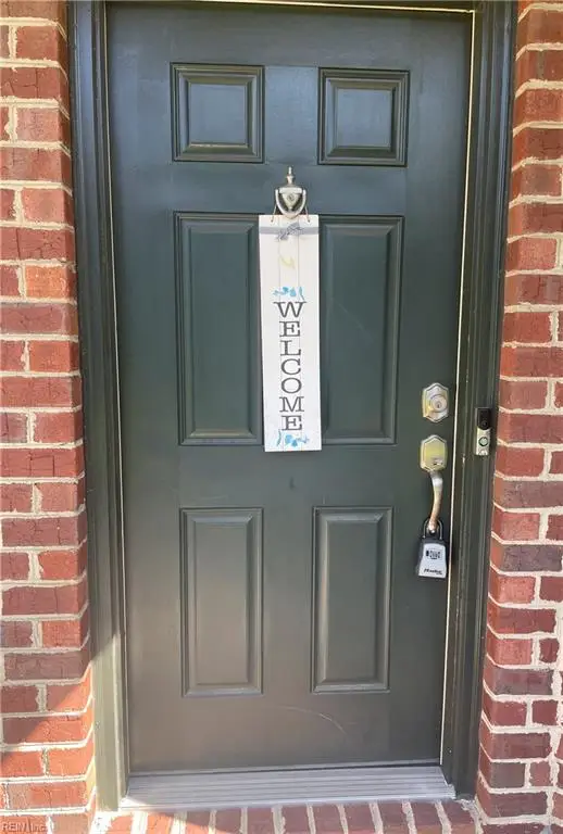 1033 Farrcroft Way, Virginia Beach, VA 23455 - #2