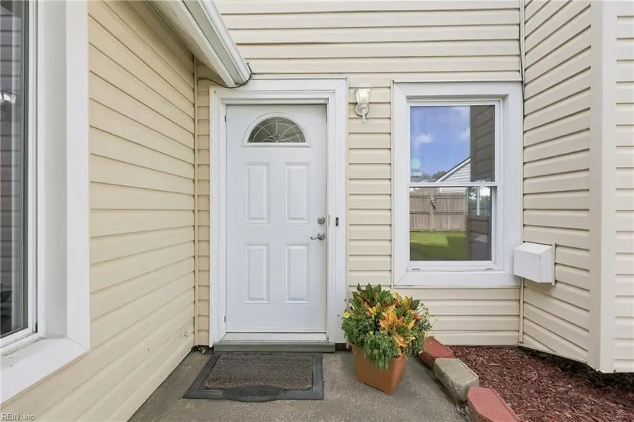 1517 Newport Circle, Virginia Beach, VA 23453 - #3