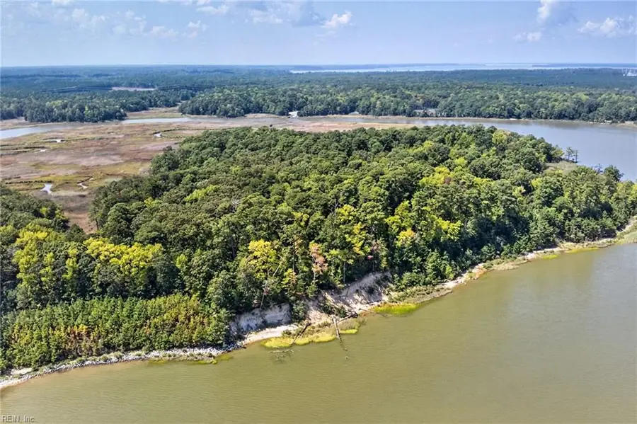 270 Lawnes Neck Drive, Smithfield, VA 23430 - #2