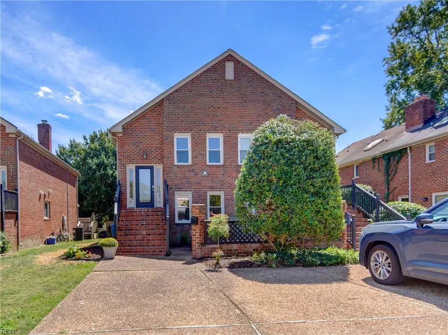 536 Lakewood Circle, Virginia Beach, VA 23451 - #2