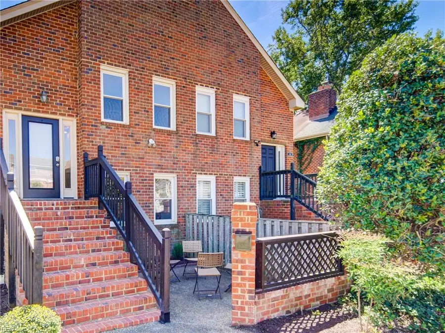 536 Lakewood Circle, Virginia Beach, VA 23451 - #3