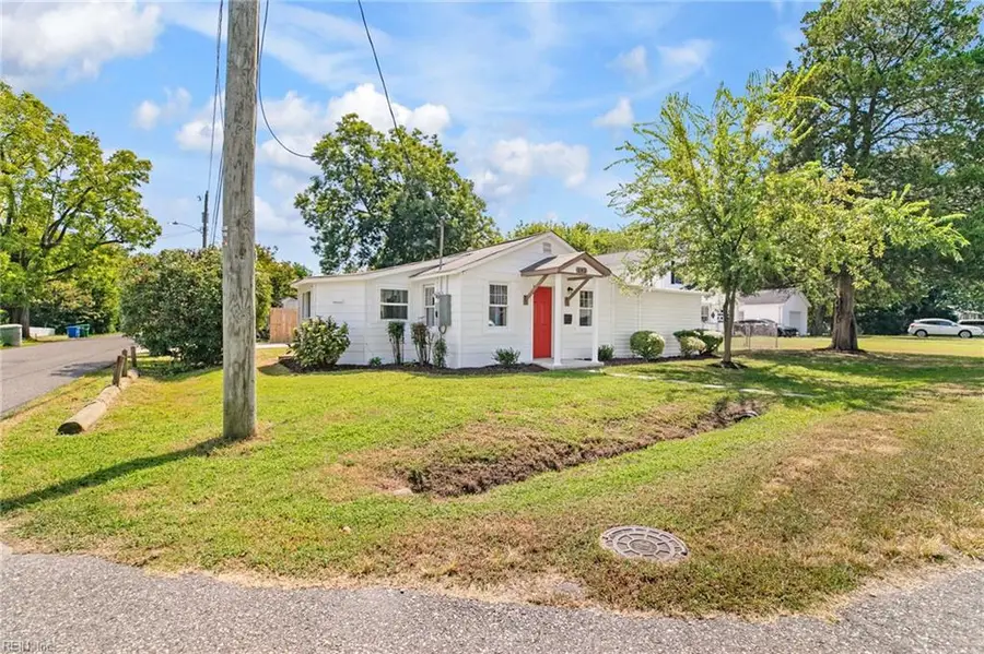142 Center Avenue, Newport News, VA 23601 - #3