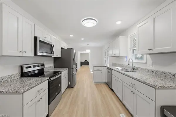 3249 Deer Park Drive, Virginia Beach, VA 23452
