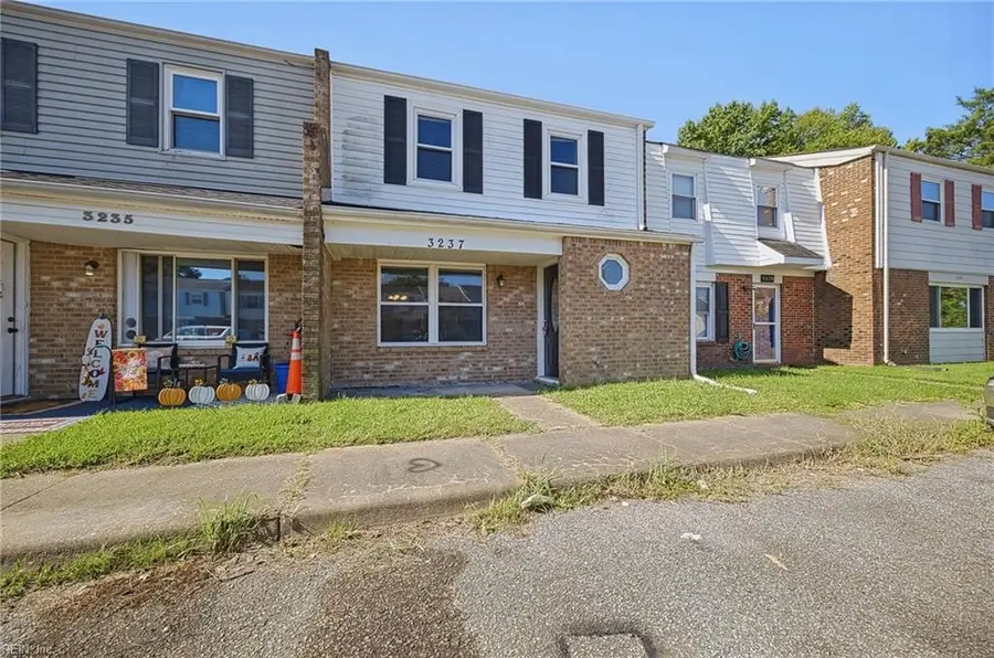 3237 Manor Glenn Court, Virginia Beach, VA 23453 - #2