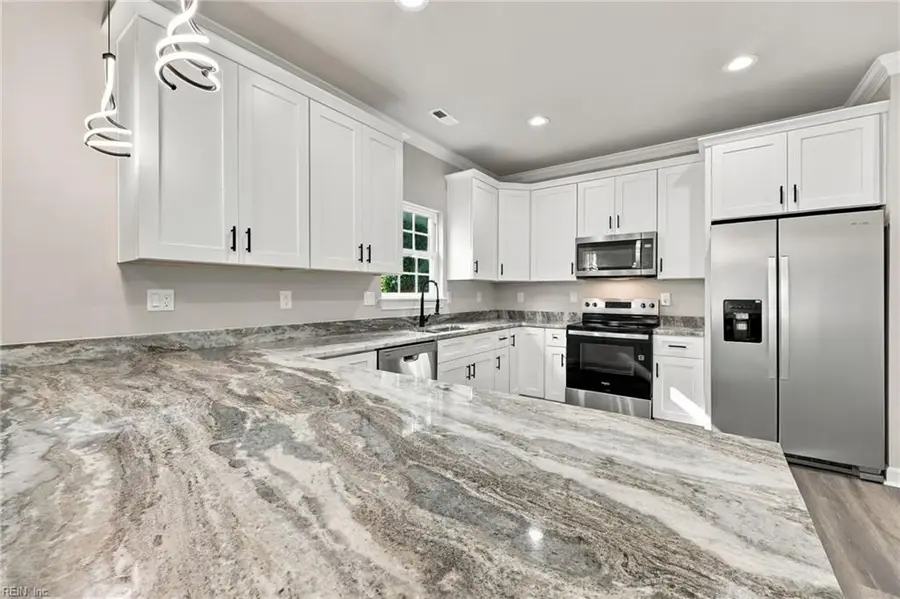 211 Claremont Avenue, Hampton, VA 23661 - #3
