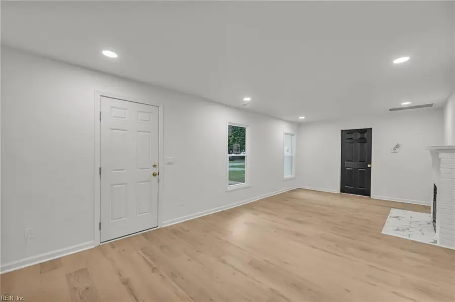 5902 Old Avenue, Newport News, VA 23605 - #3