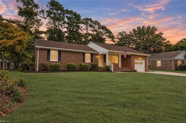 2821 Meadow Wood Dr E Drive, Chesapeake, VA 23321