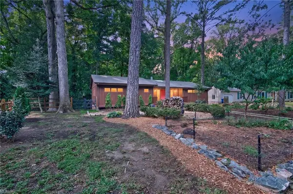 204 Graves Circle, Newport News, VA 23602