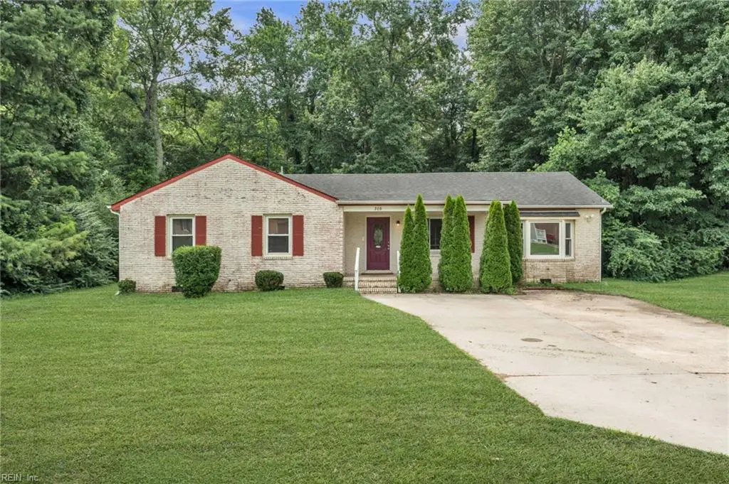 208 Locust St Street, Suffolk, VA 23434 - #1