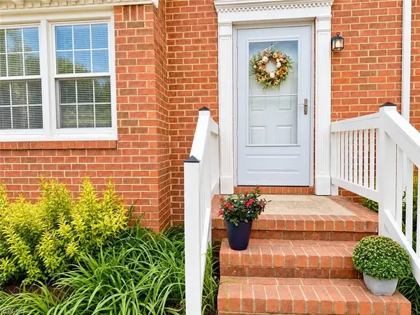 300 San Roman Drive, Chesapeake, VA 23322