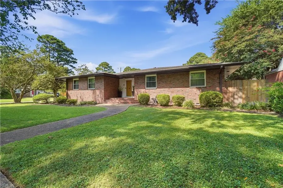 526 Butterworth Street, Norfolk, VA 23505 - #2