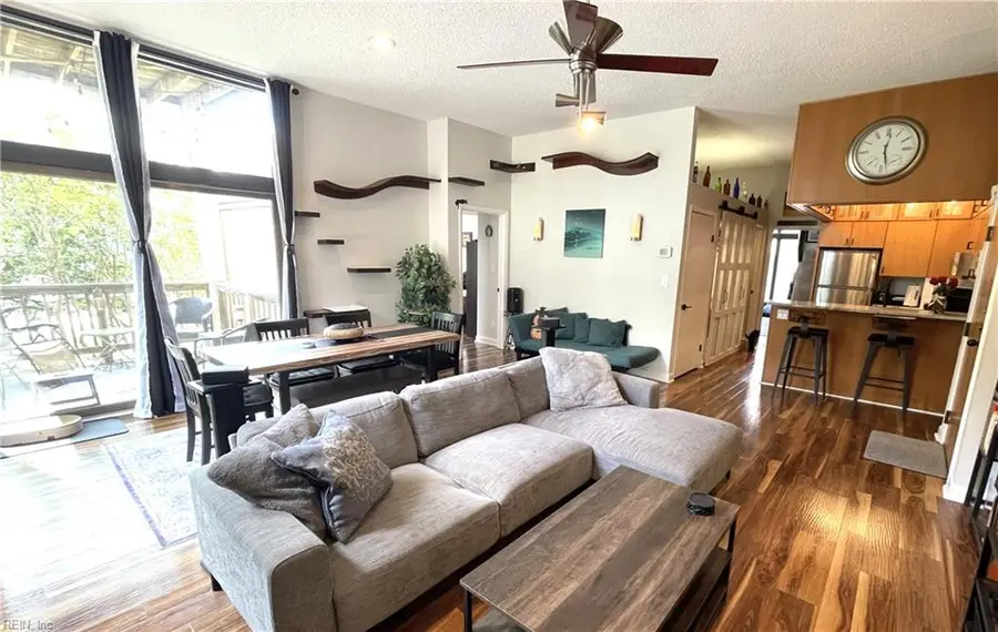 696 Mowbray Arch #830, Norfolk, VA 23507 - #2