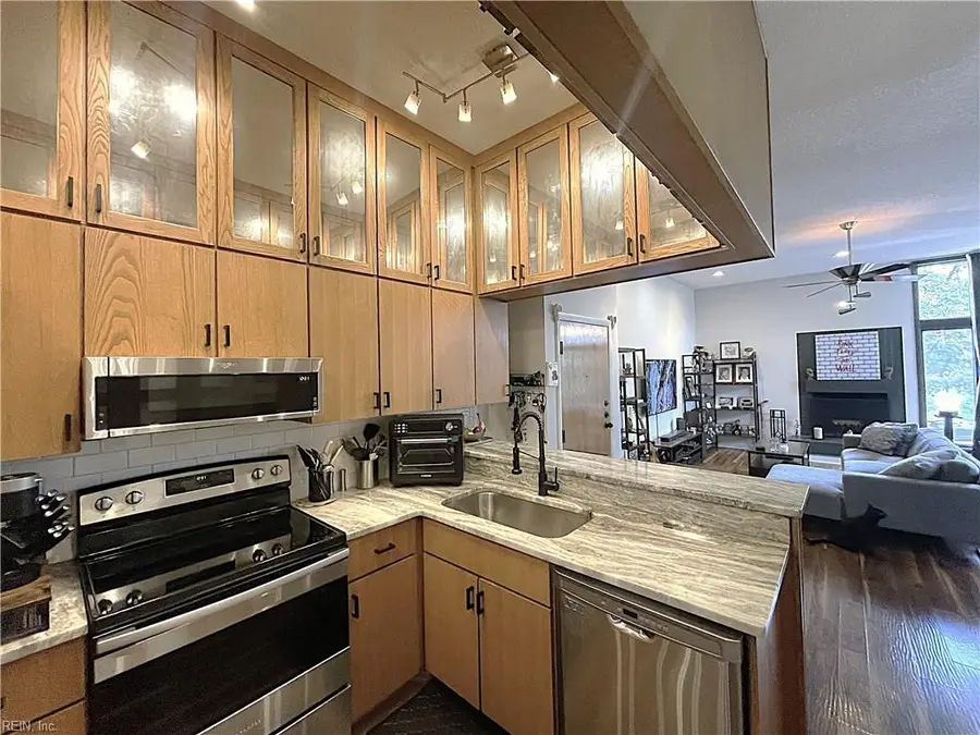 696 Mowbray Arch #830, Norfolk, VA 23507 - #3