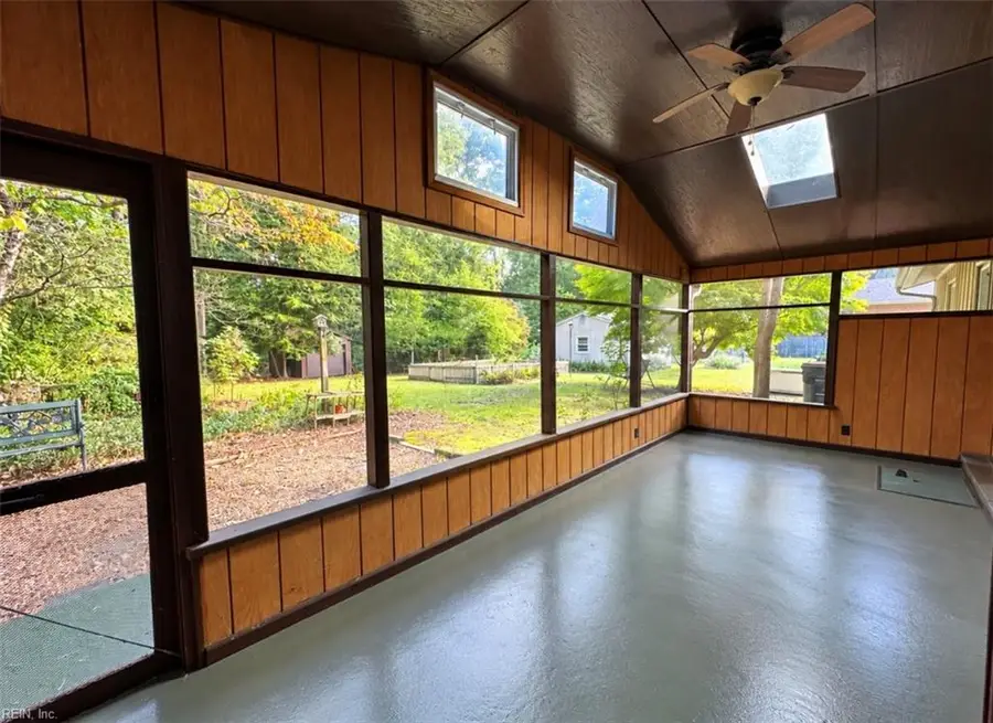 105 Riverside Drive Drive, Yorktown, VA 23692 - #3