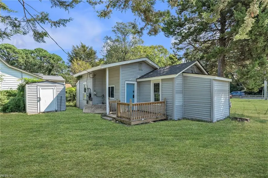 320 Mary Street, Hampton, VA 23664 - #2