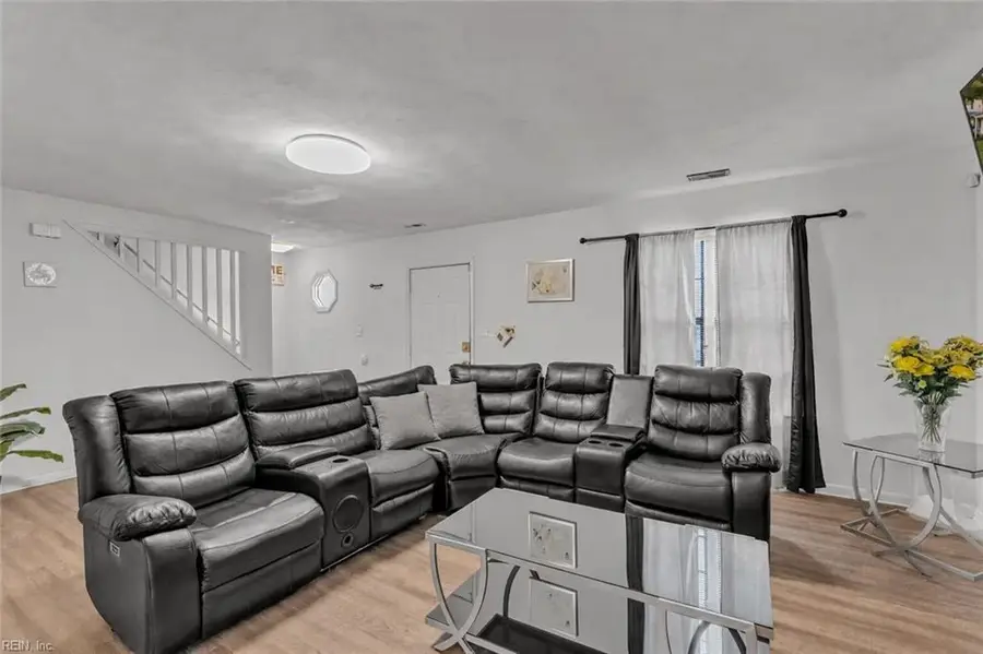 961 Avenue J Avenue, Norfolk, VA 23513 - #3
