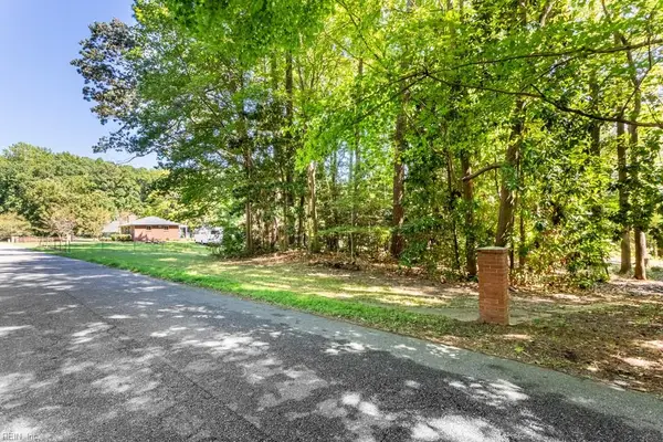 42 Scufflefield Road, Newport News, VA 23602