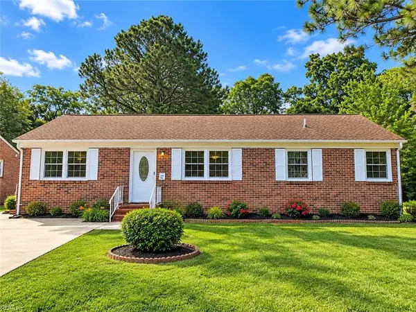8 Sheralyn Plaza, Hampton, VA 23666