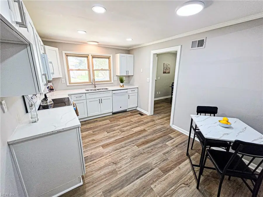 5341 Roslyn Drive, Norfolk, VA 23502 - #2
