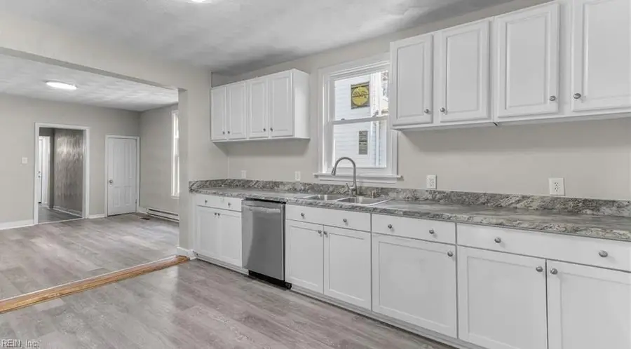 201 Central Avenue, Suffolk, VA 23434 - #3